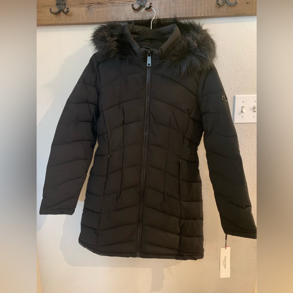 Medium Calvin Klein hooded puffer jacket. Brand new, tags on.